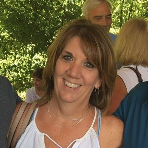 Meet your Posher, Debbie