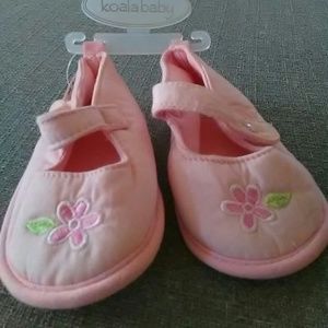 Pink baby shoes