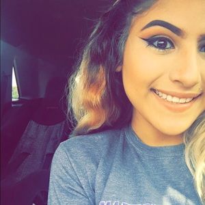 Meet your Posher, Anessa