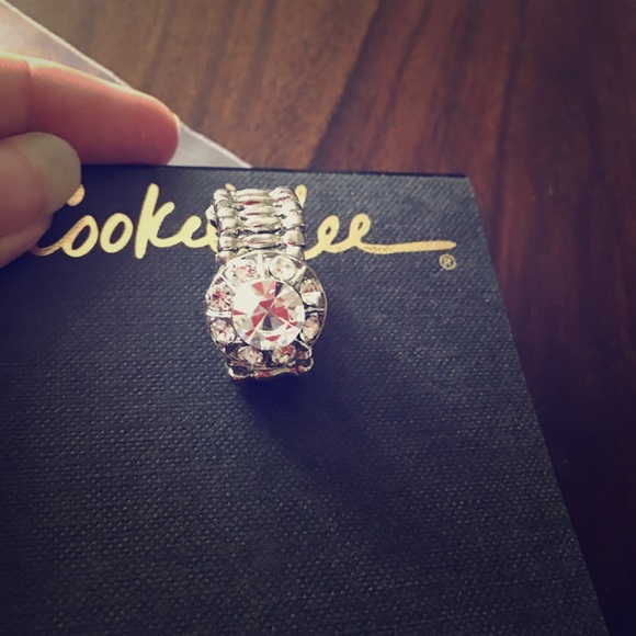 Cookie Lee crystal stretch ring NWT - Picture 1 of 2