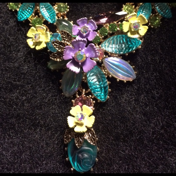 Betsey Johnson Flower Statement Necklace