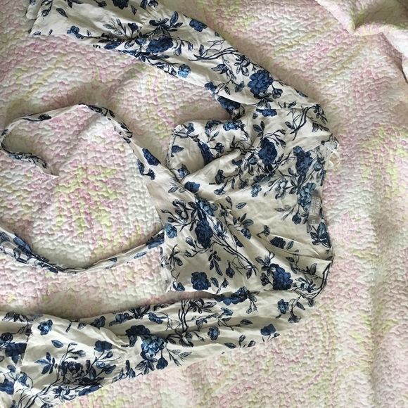 Bell sleeve cropped wrap around top! Barely worn