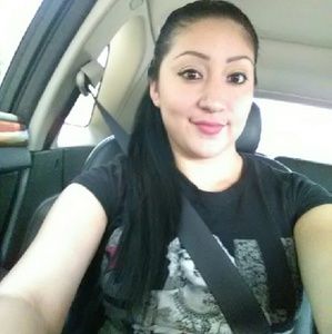 Meet your Posher, Julia