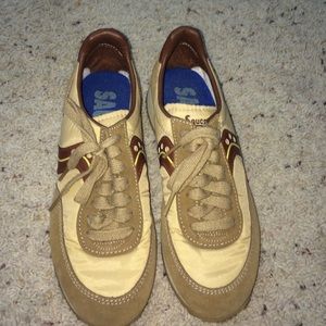 Old school Saucony size 6