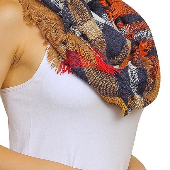 ❄️Plaid Infinity Scarf ❄️ - Picture 2 of 3