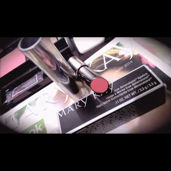 MaryKay True Dimensions Lipstick