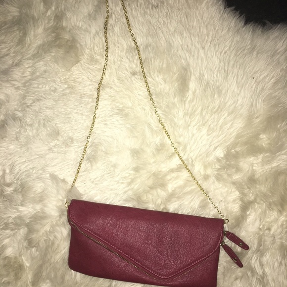 Burgundy shoulder bag