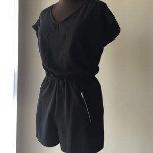 Black Short Sleeve Romper M