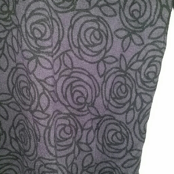 Purple and black v-neck GAP sweater - Picture 2 of 3