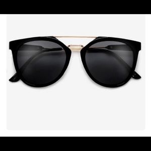 Thin browbar retro glasses