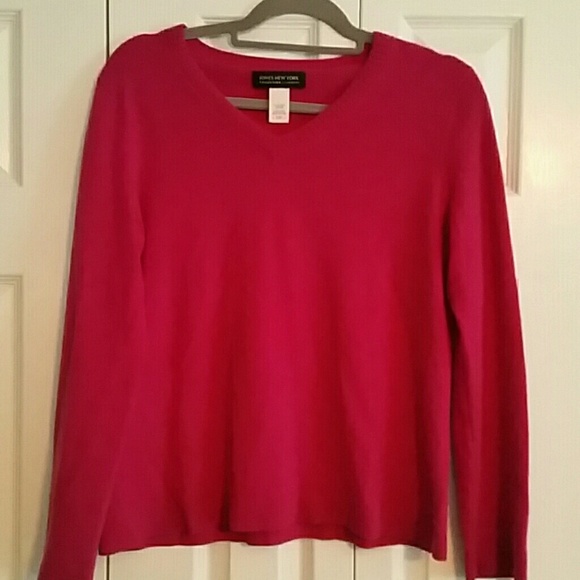 100% cashmere Jones New York v-neck sweater
