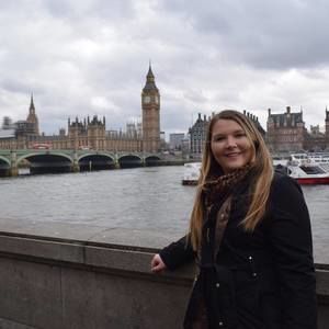 Meet your Posher, Laura