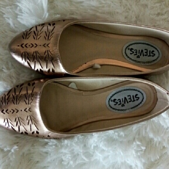 Stevie's girls rose gold pointy toe flats sz13