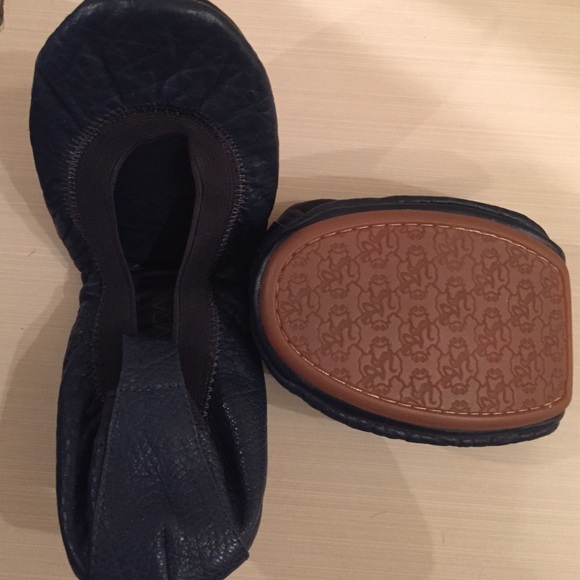 Yosi samra navy leather fold up flats size 5