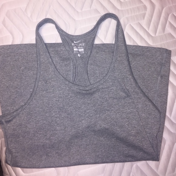 Nike Tops - Nike workout top