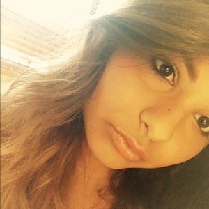 Meet your Posher, Ana