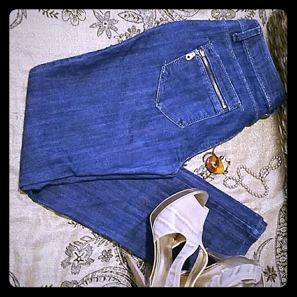 Shimmering gold stiched Jeans.