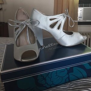 Seychelles silver heels