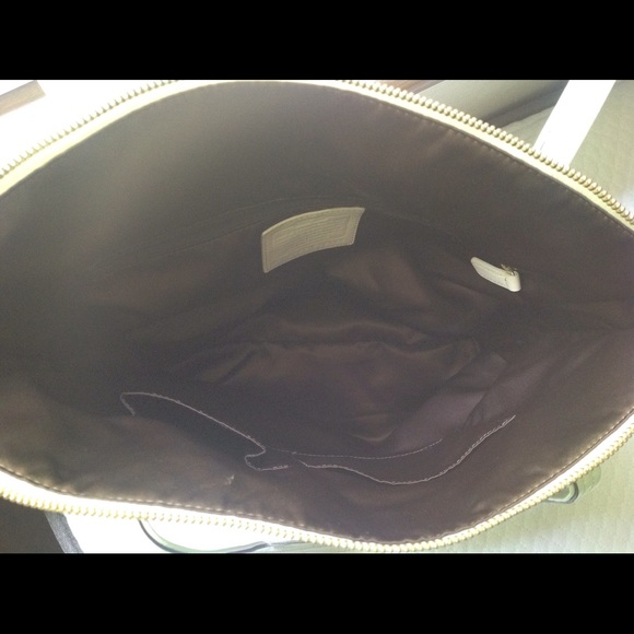 SOLD ON OTHER SITE Coach Laura Signature "C" - Picture 3 of 4