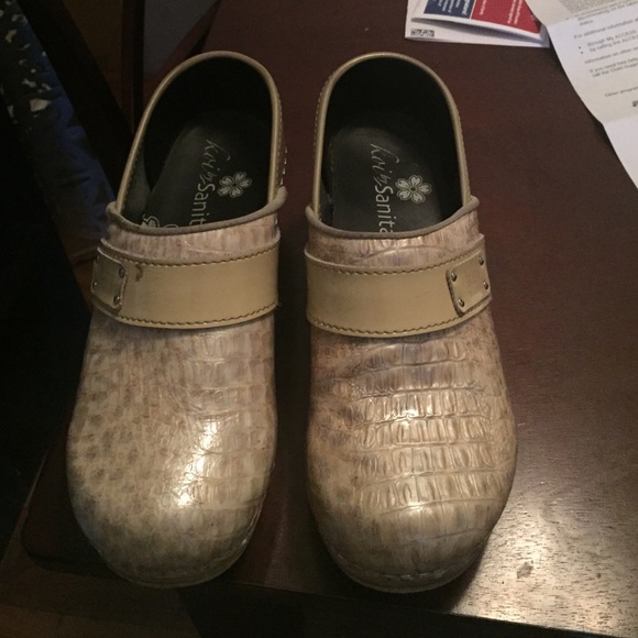 Koi by Sanita Clogs size 36