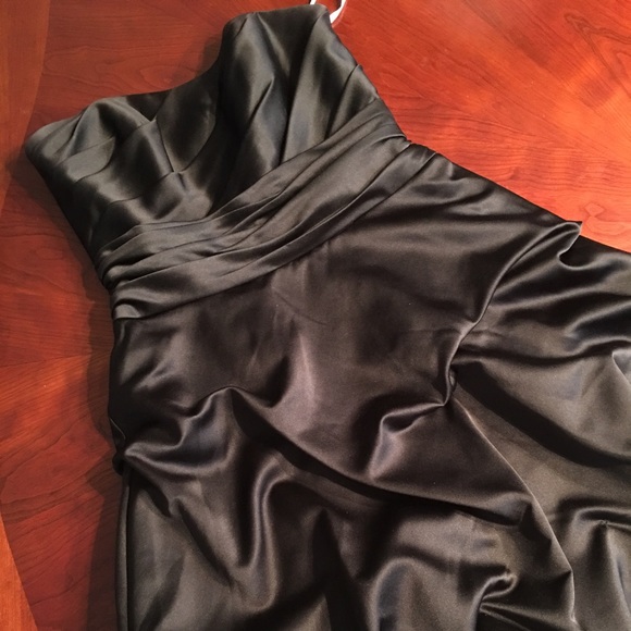 Dress - Picture 4 of 4