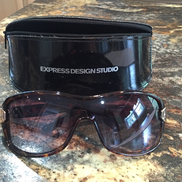 Express Aviator Brown Sunglasses with case
