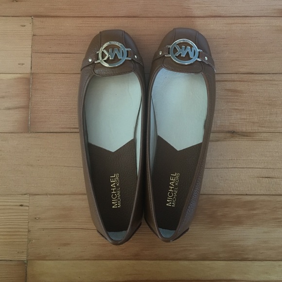 Michael by Michael Kors Womens flat size 9.5