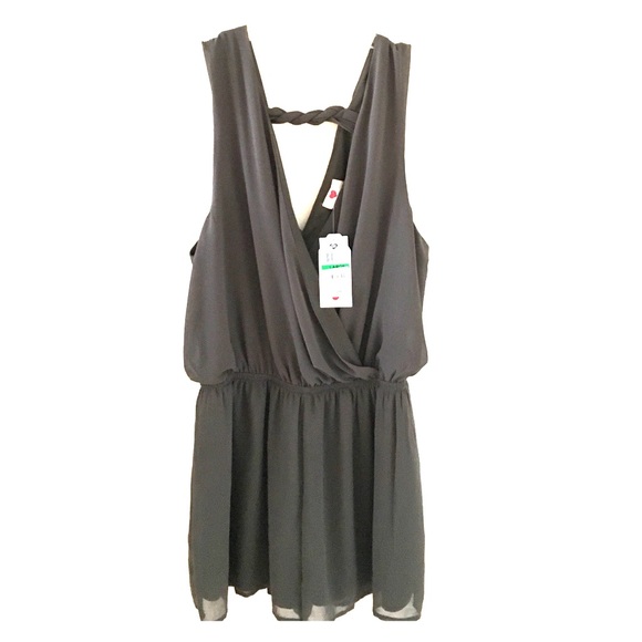 Olive green romper. Perfect for date night!