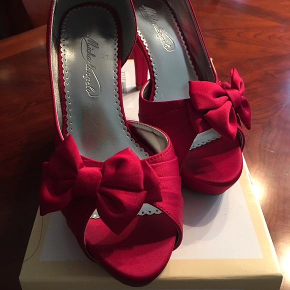 Purchase the entire outfit at a great price! - Picture 2 of 4