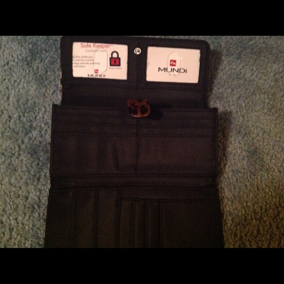 Wallet - Picture 2 of 3