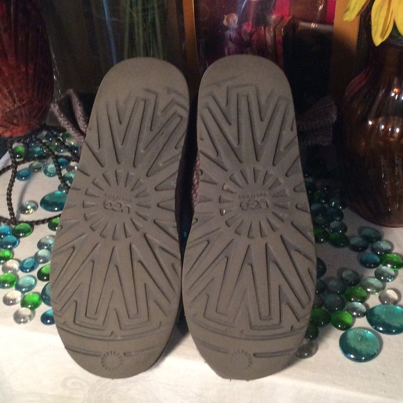 UGG Boots - Picture 4 of 4