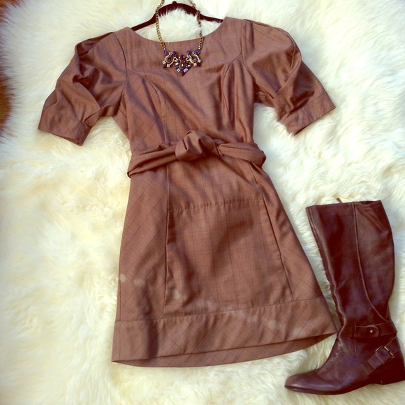 To the max size 4 brown dress. Big belt