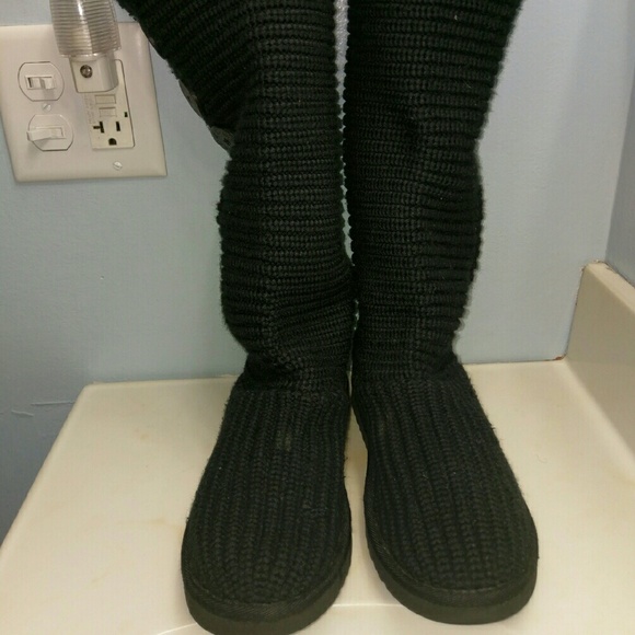Size 7 authentic CARDY UGG