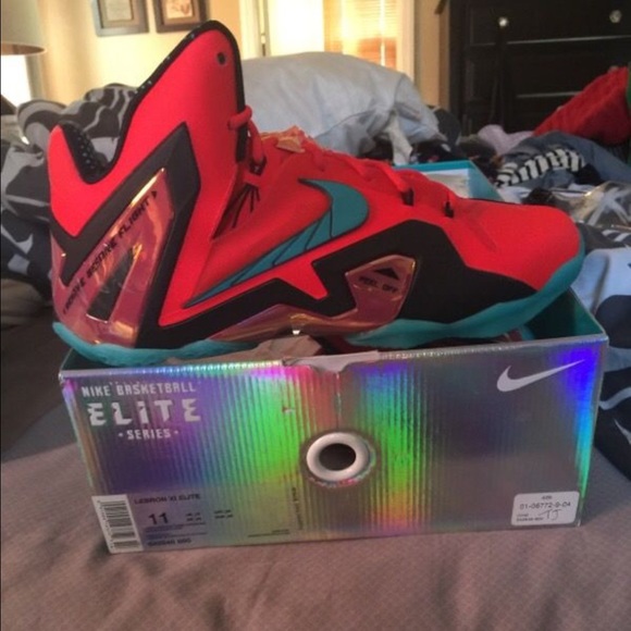 LeBron xl Elite