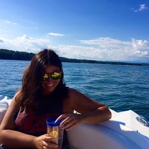 Meet your Posher, Lea