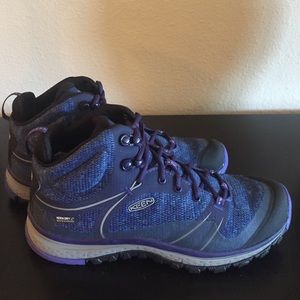 Keen Womens Waterproof hiking boots