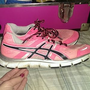 Pink gel tennis shoes
