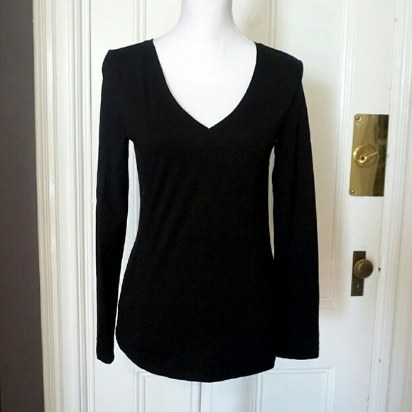 Great Basic Long Sleeve V-neck Top - Picture 2 of 2