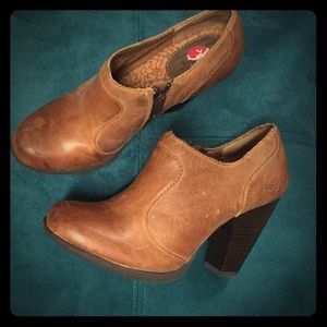 B•O•C Camel ankle bootie