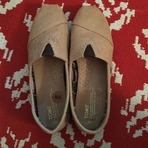 BRAND NEW TOMS burlap tan W8