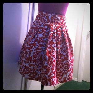 Vintage style rose print skirt.