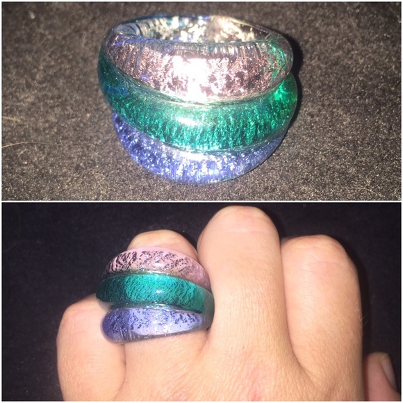 💍Size 9 Unique Glass Statement Ring💍