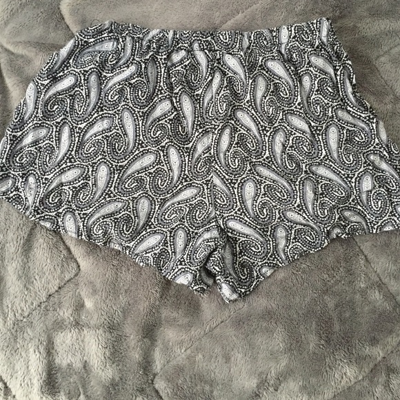 Brandy Melville shorts - Picture 2 of 2