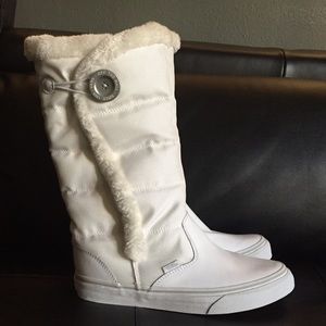 White Vans Boots With Fur Lining