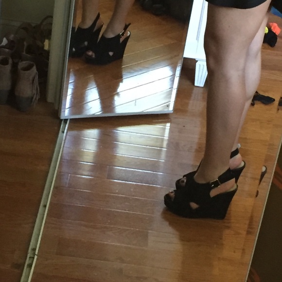 INC wedges