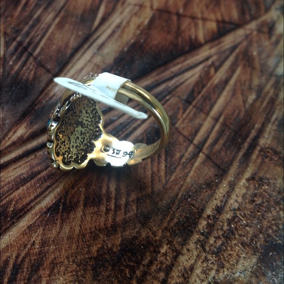 Ring - Picture 2 of 2