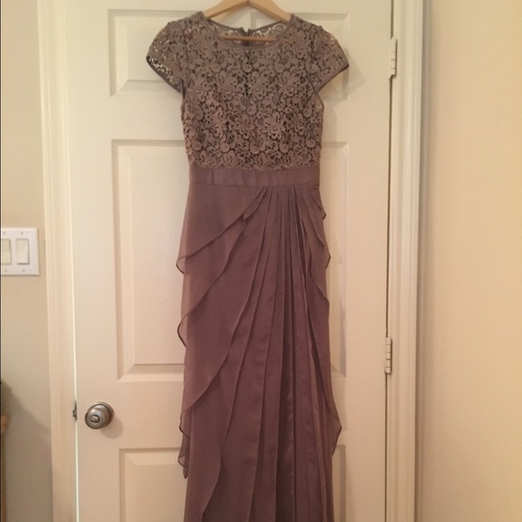 Adrianna papell evening gown