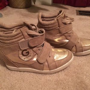 Nice comfortable wedges!