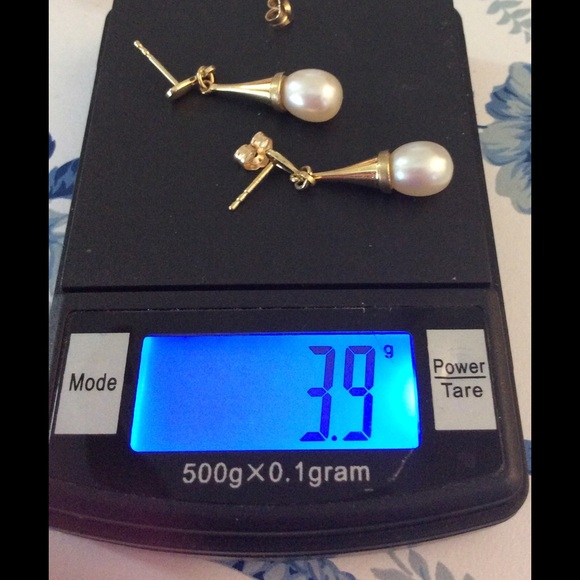 14KT YELLOW GOLD DROP CULTURED PEARL EARRINGS 1.5" - Picture 2 of 4