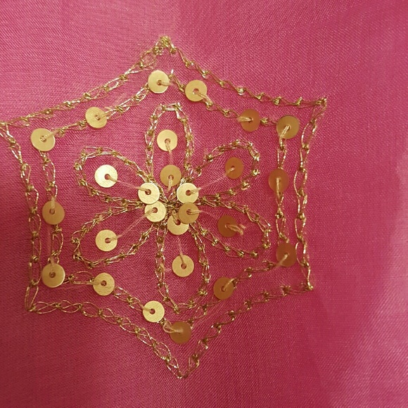 Exquisite Ann Taylor skirt. - Picture 2 of 3